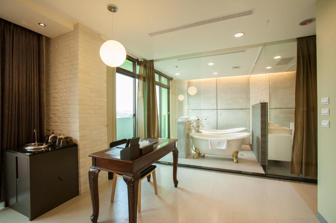 823 Tourist Hotel Цзиньху Экстерьер фото